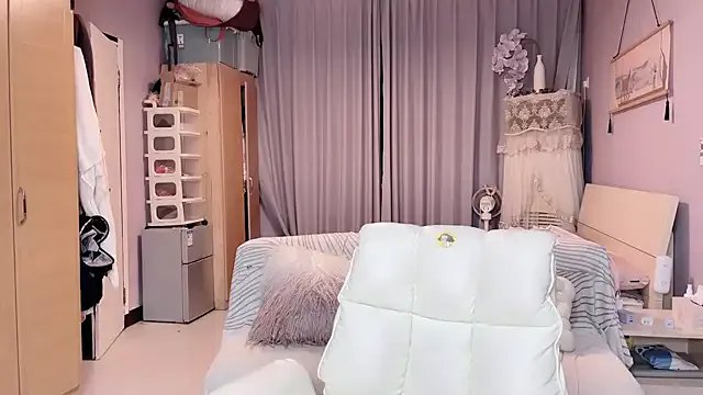 Y2Luvk from StripChat