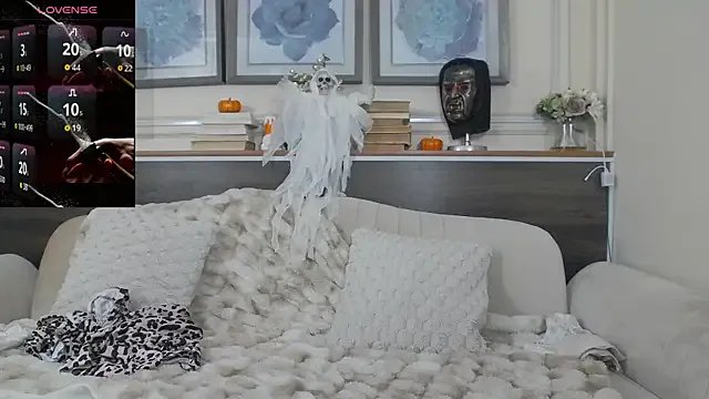 YaraXCox from StripChat