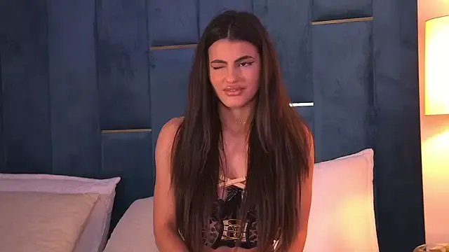 YasminaMoon from StripChat