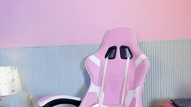 yeikafoxy from StripChat