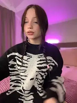 YourLittleDevil from StripChat