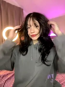 YourLittleDevil from StripChat