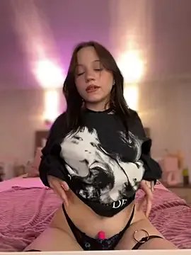 YourLittleDevil from StripChat