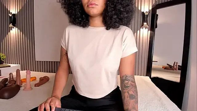 Zafiiraa from StripChat