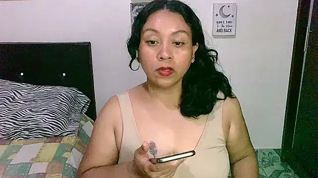 zaray_bella from StripChat