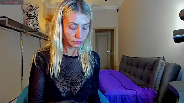 ZoeGrant from StripChat
