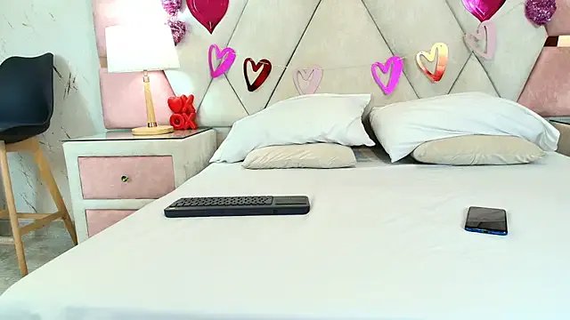 Zoelucas from StripChat