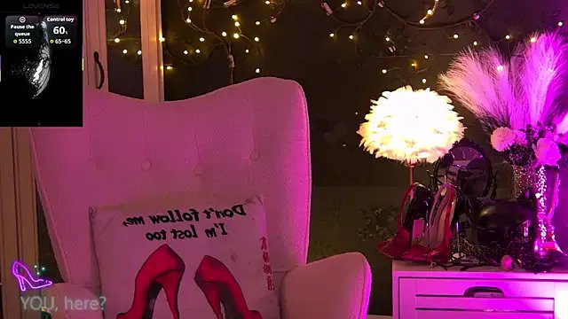 ZoeMesmerize from StripChat